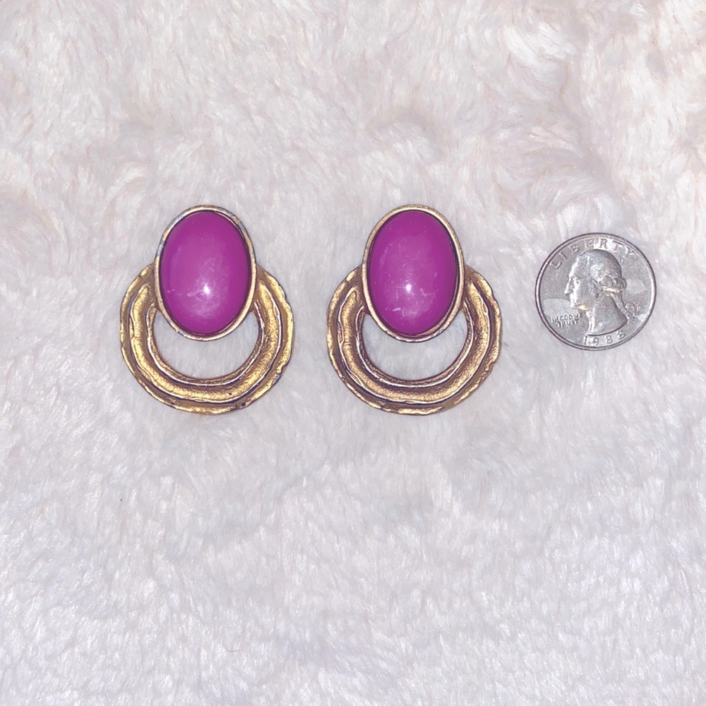 Vintage gold and fuscia clip on earrings